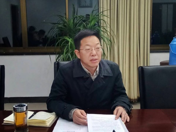 区委书记芮耀宏以普通党员身份参加区委办党支部学习