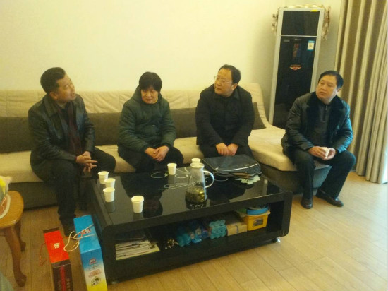 潘集区委政法委书记蒋超走访慰问部分见义勇为牺牲人员亲属